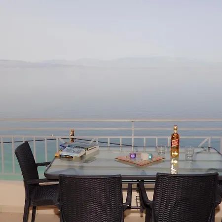 Seafront Apartment *